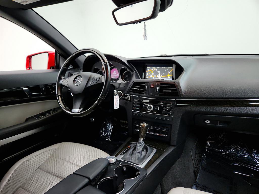 Used 2011 Mercedes-Benz E 550 Cabriolet image 24