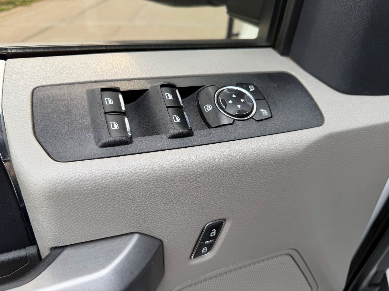 Used 2022 Ford F350 XLT w/ XLT Value Package AWD/4WD image 19