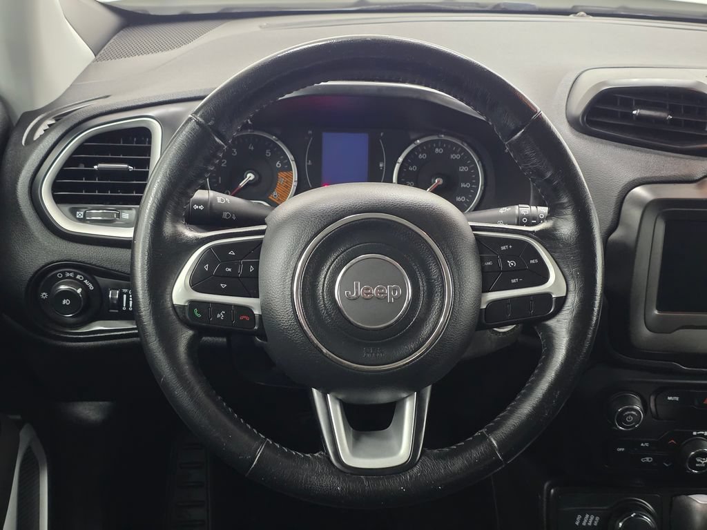 Used 2020 Jeep Renegade Latitude w/ Cold Weather Group AWD/4WD image 22