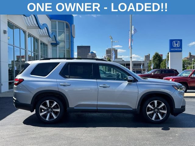 Used 2025 Honda Pilot Touring image 2
