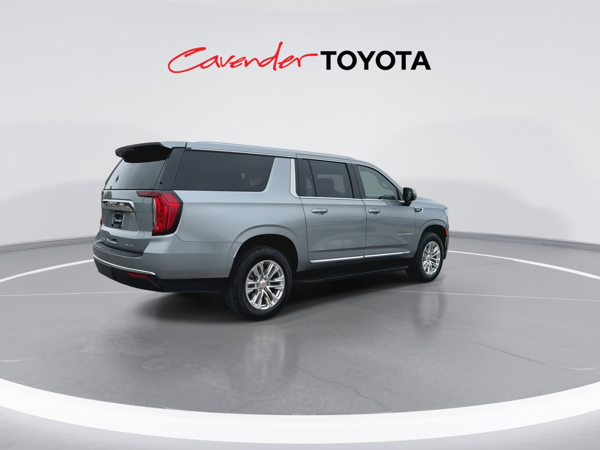 Used 2024 GMC Yukon XL SLT w/ SLT Luxury Package RWD image 8