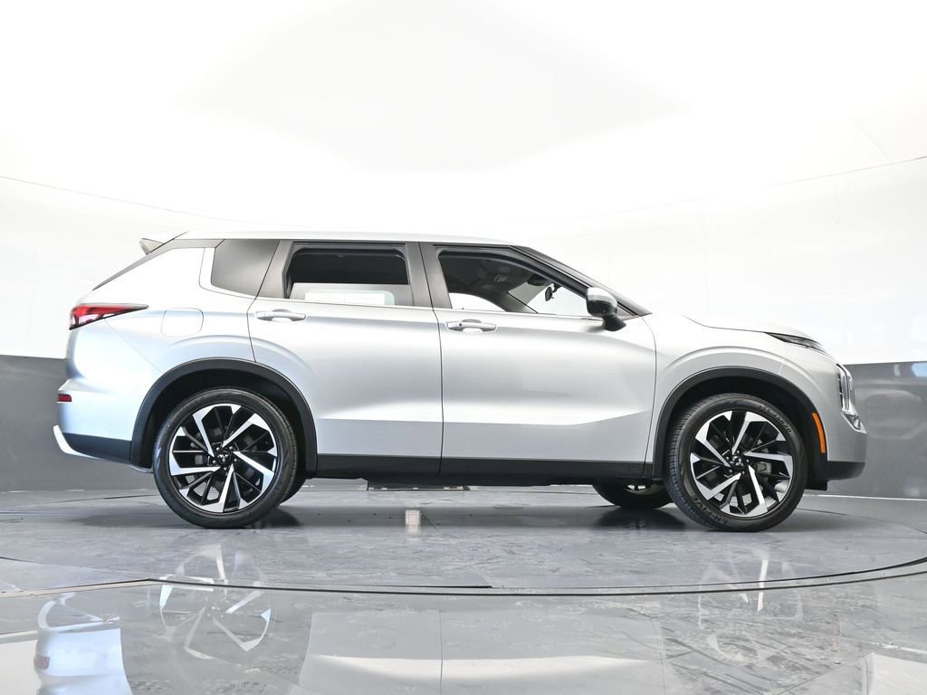 Used 2022 Mitsubishi Outlander SE image 72