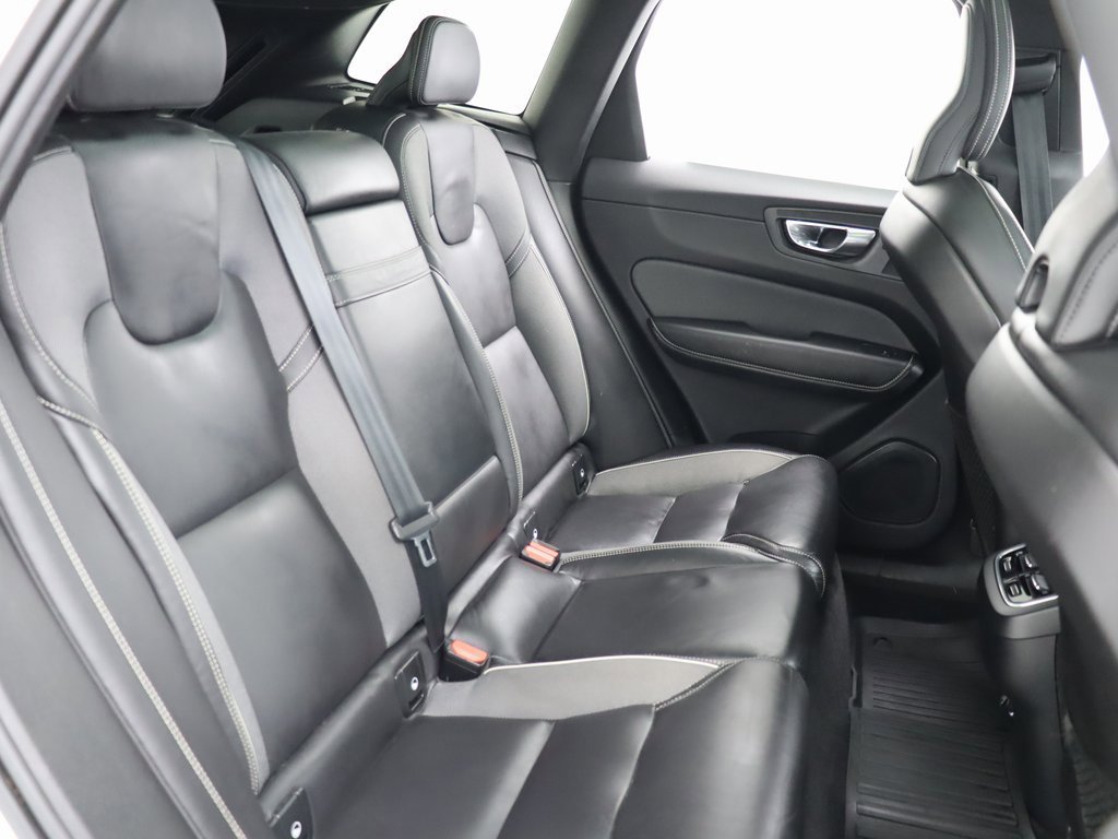 Used 2020 Volvo XC60 T5 R-Design w/ Protection Package image 29