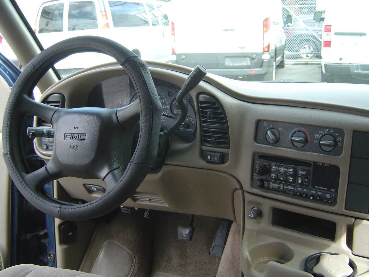 Used 2001 GMC Safari Passenger image 12