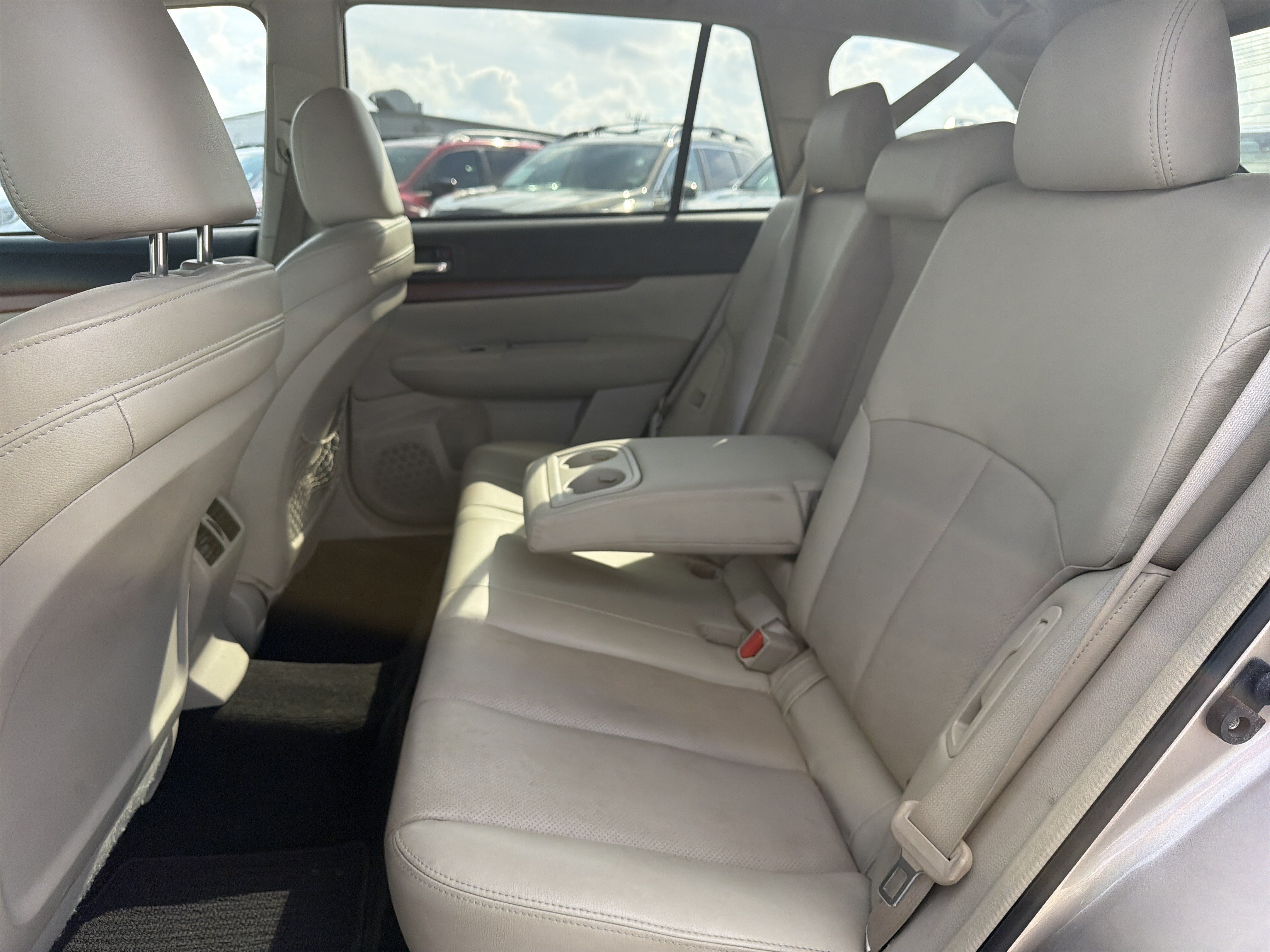 Used 2014 Subaru Outback 2.5i Limited w/ Moonroof Package AWD/4WD image 27