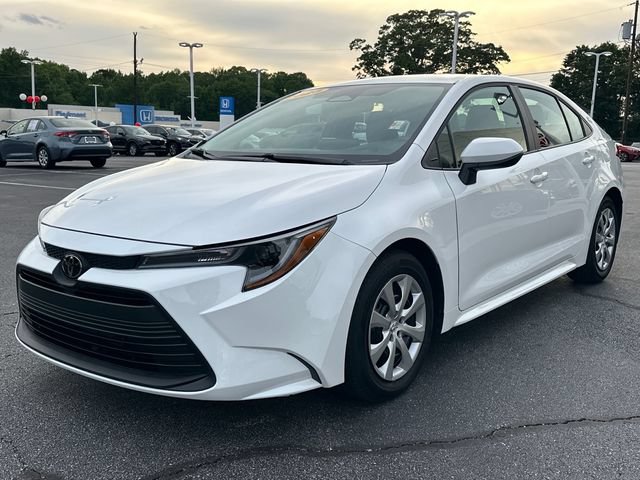 Used 2025 Toyota Corolla LE FWD image 7