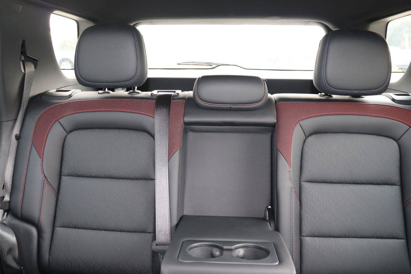 Used 2025 Chevrolet Equinox RS FWD image 15
