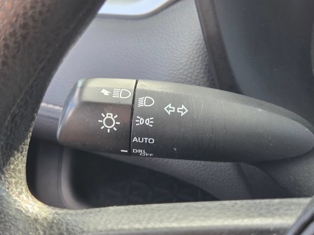 Used 2022 Toyota RAV4 XLE w/ Convenience Package FWD image 29