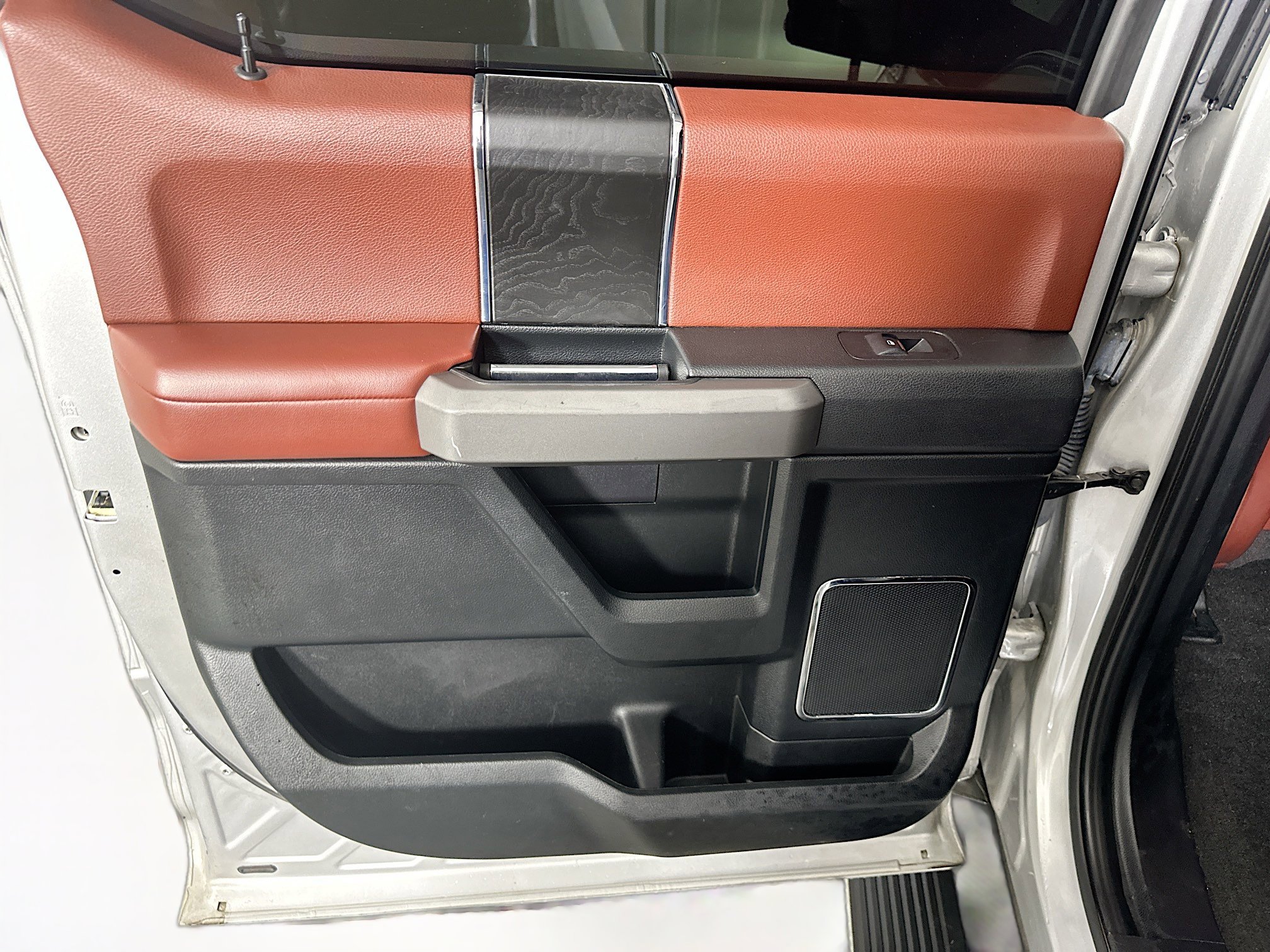 Used 2019 Ford F150 Platinum w/ Equipment Group 701A Luxury AWD/4WD image 27