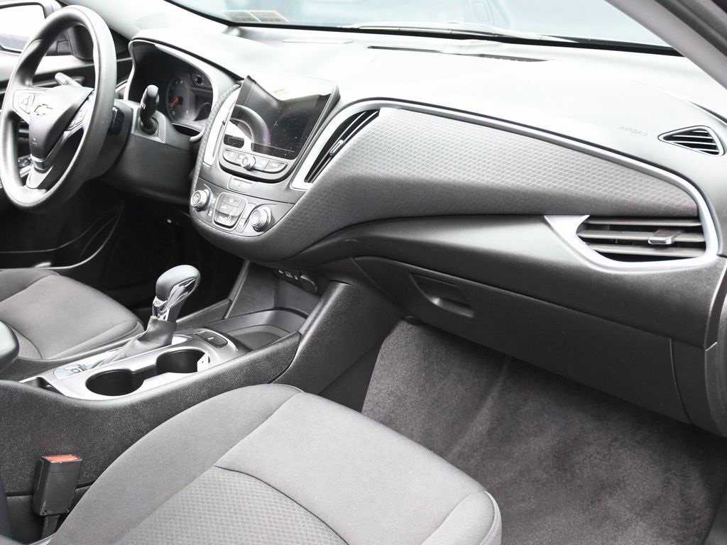 Used 2023 Chevrolet Malibu LS image 30