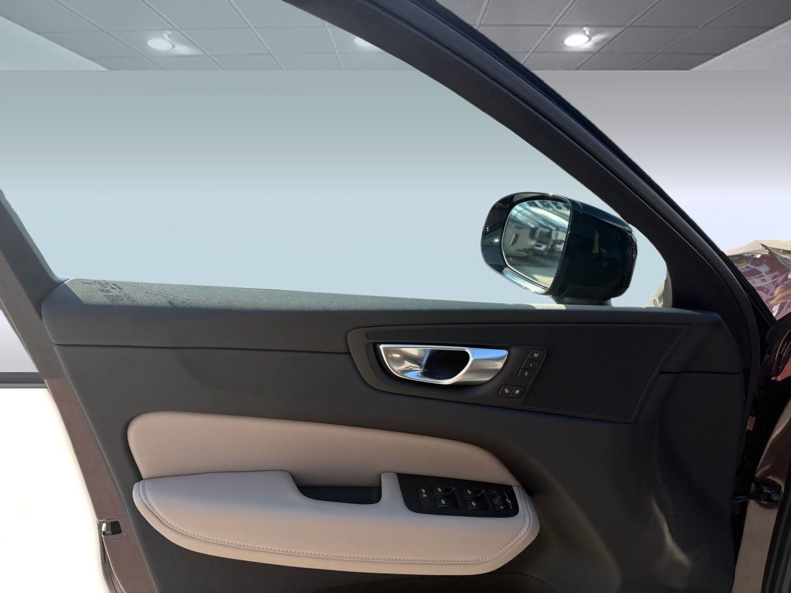 New 2026 Volvo XC60 B5 Plus w/ Climate Package image 22