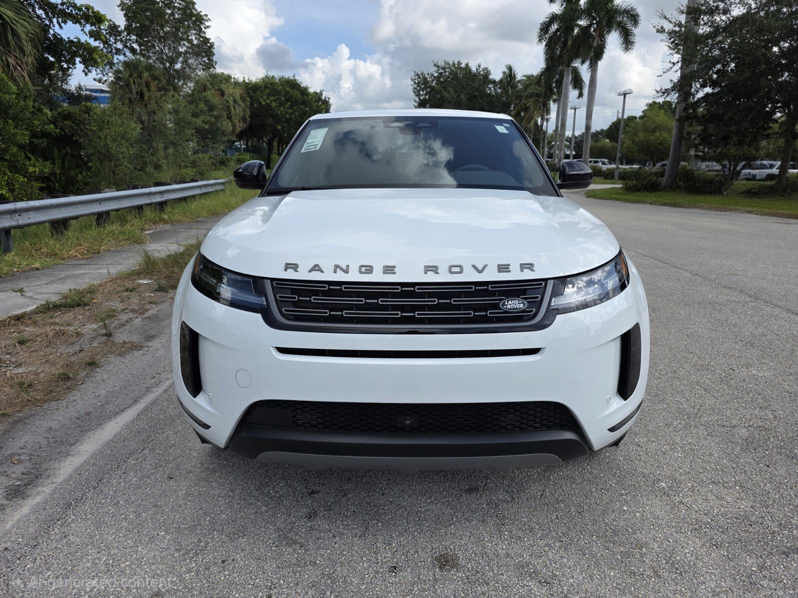 Used 2026 Land Rover Range Rover Evoque S AWD/4WD image 8