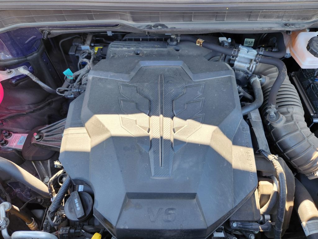 Used 2024 Kia Carnival LX image 31