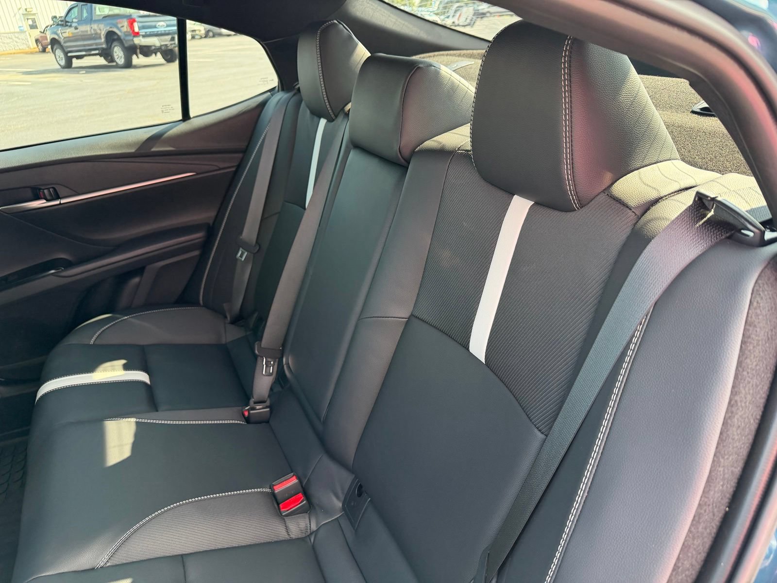 Used 2025 Toyota Camry SE FWD image 13