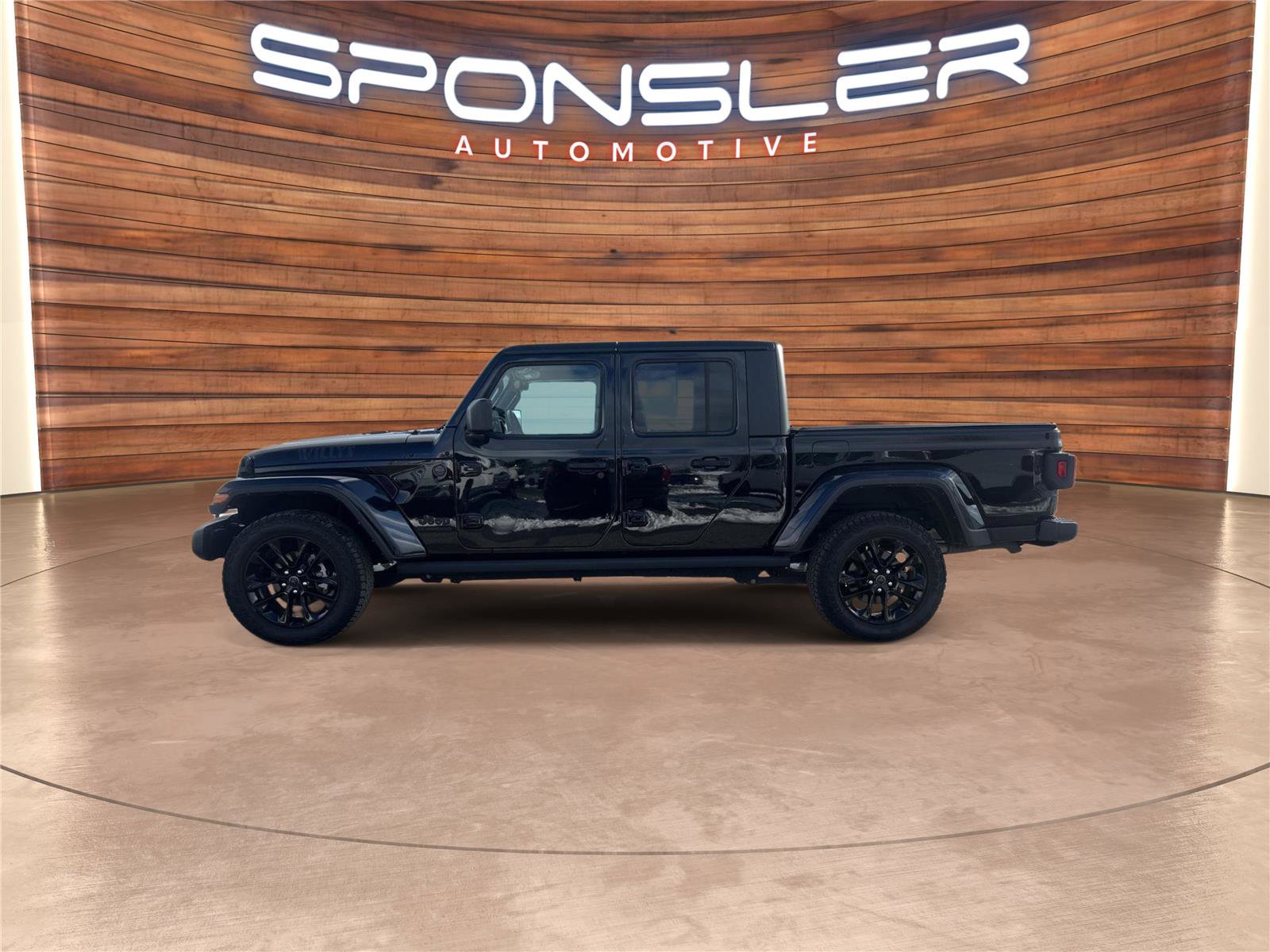 Used 2022 Jeep Gladiator Willys image 2