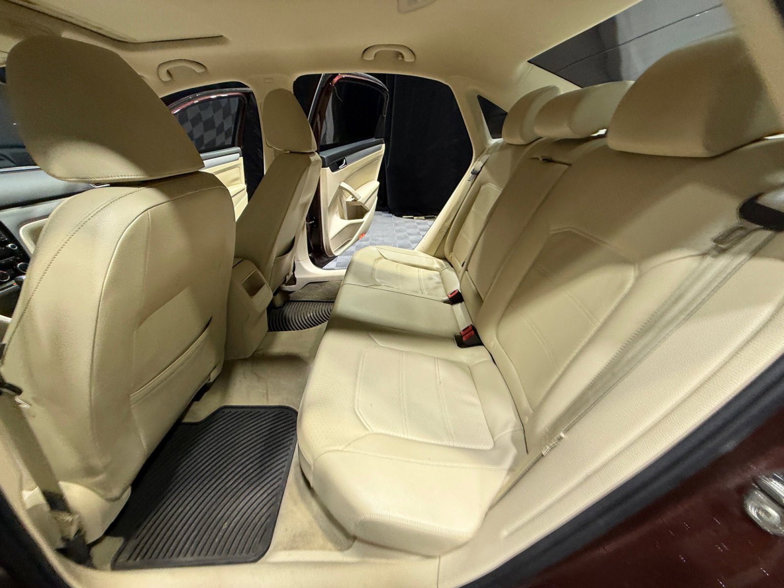 Used 2012 Volkswagen Passat 2.5 SE image 17