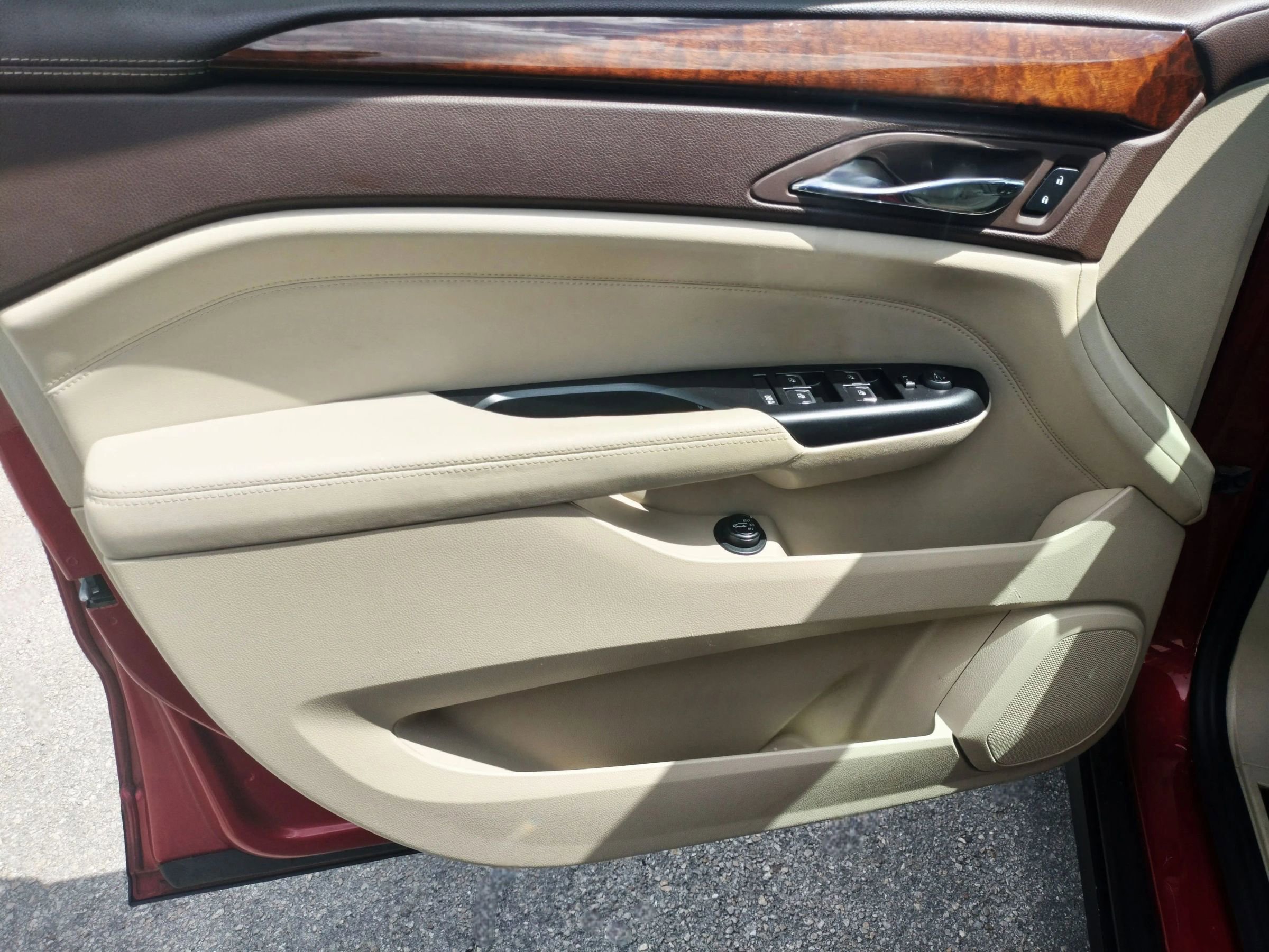 Used 2014 Cadillac SRX Premium image 11