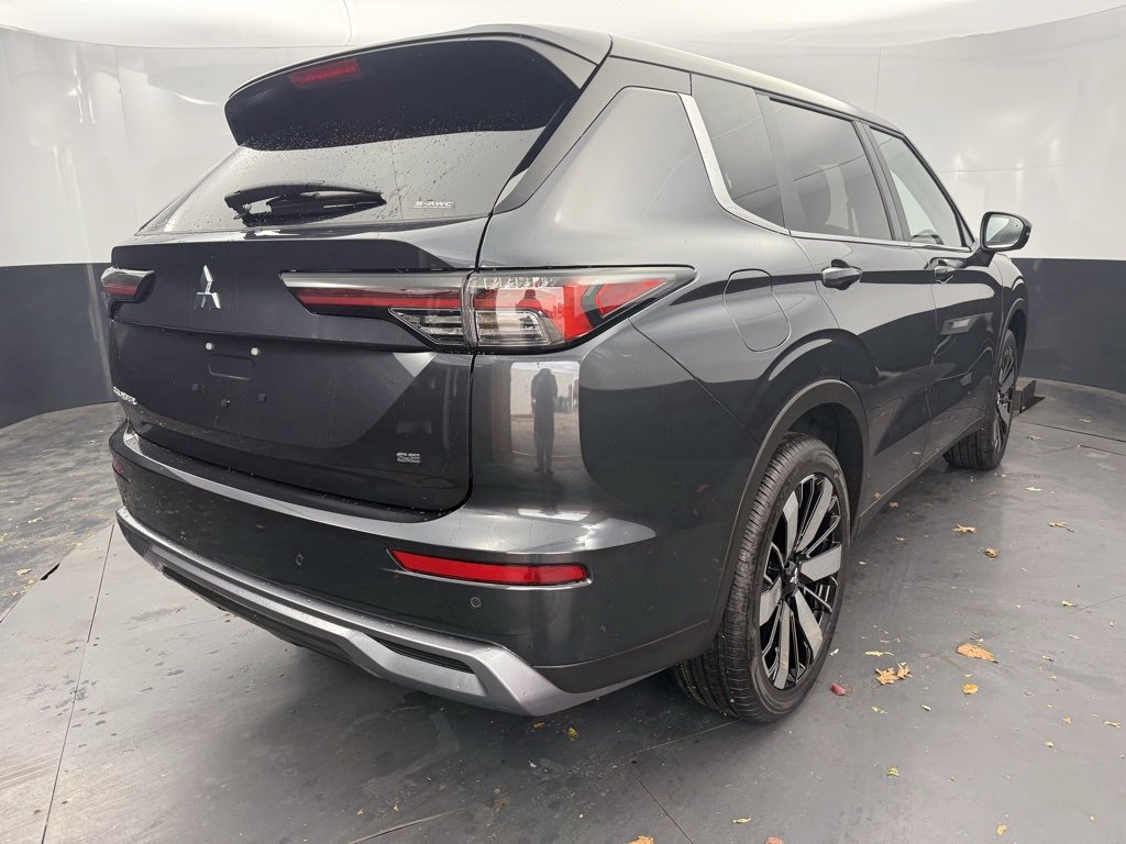 New 2025 Mitsubishi Outlander SEL image 3