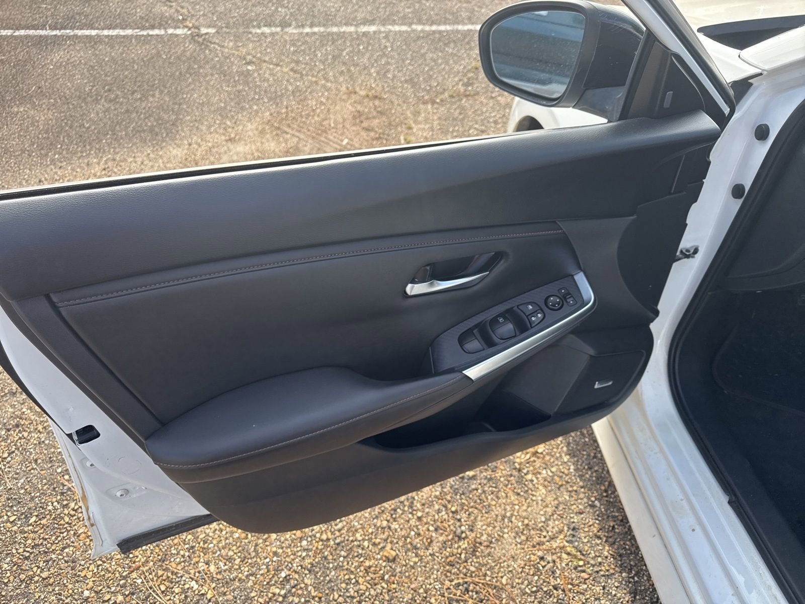 Used 2023 Nissan Sentra SR w/ SR Premium Package image 12