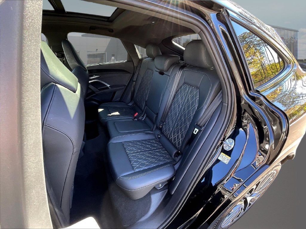 Used 2025 Audi SQ5 Premium Plus w/ Premium Plus Package AWD/4WD image 24