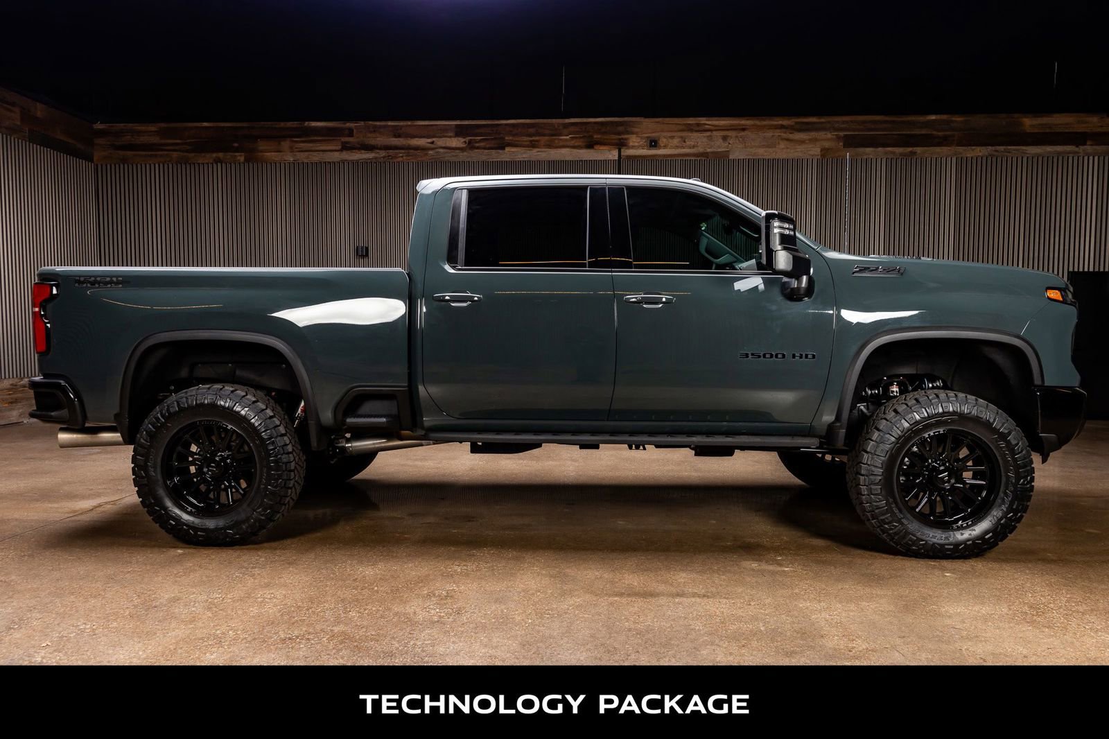 Used 2025 Chevrolet Silverado 3500 LTZ w/ LTZ Plus Package image 11