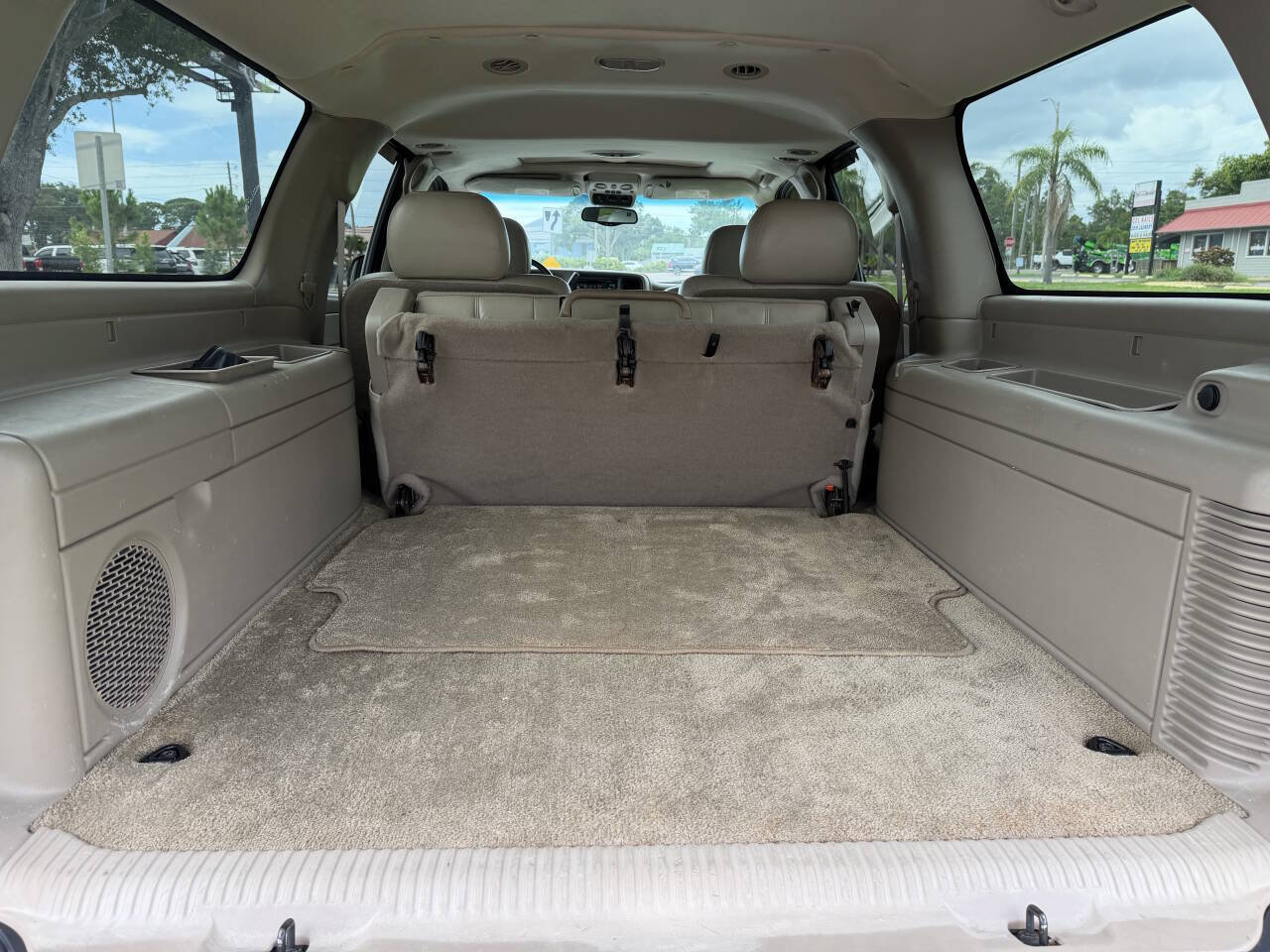 Used 2002 Chevrolet Suburban LT RWD image 14