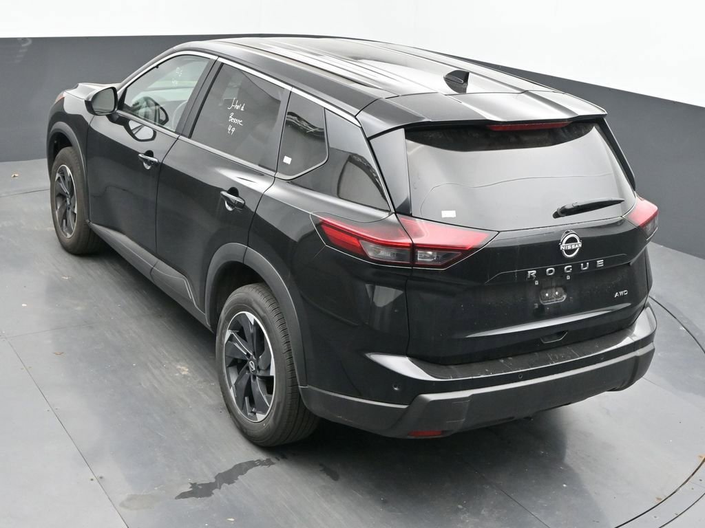 Used 2025 Nissan Rogue SV AWD/4WD image 18