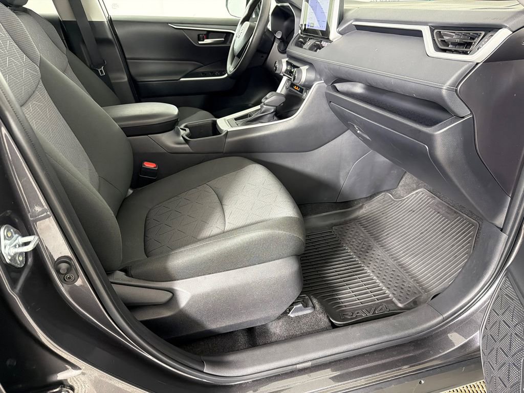 Used 2025 Toyota RAV4 XLE w/ Convenience Package image 14