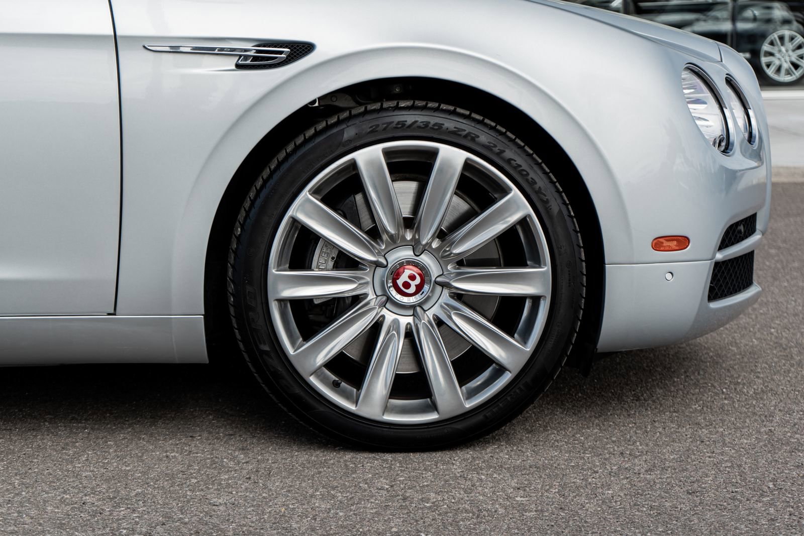 Used 2018 Bentley Flying Spur V8 image 16