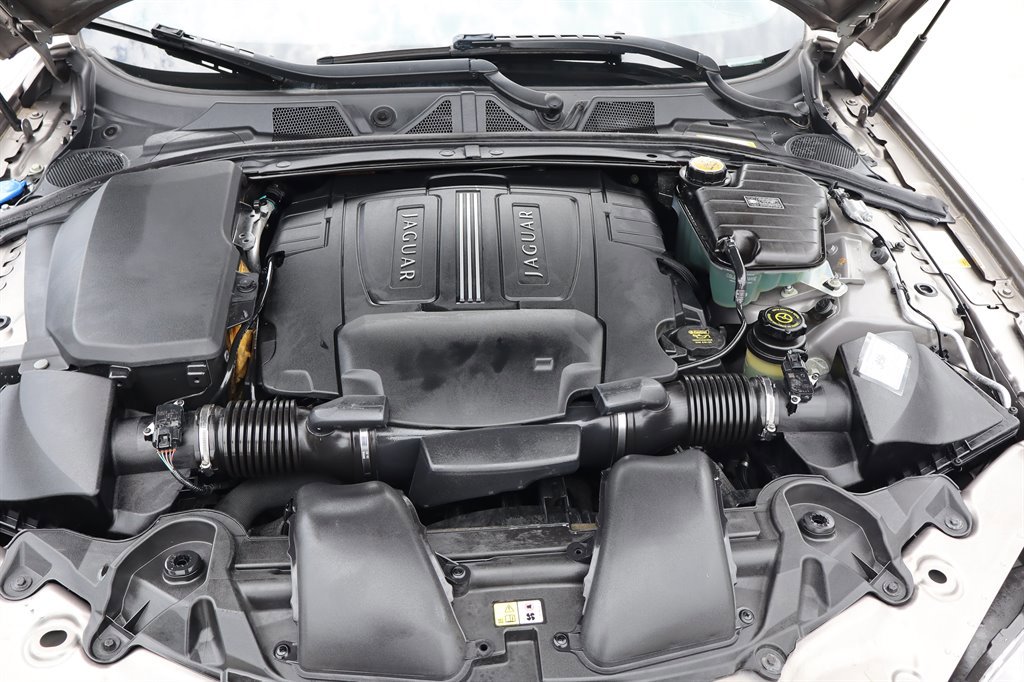 Used 2011 Jaguar XF Premium RWD image 39