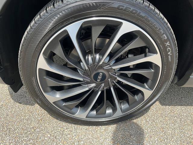 Used 2022 Lincoln Aviator Reserve w/ Equipment Group 201A image 9