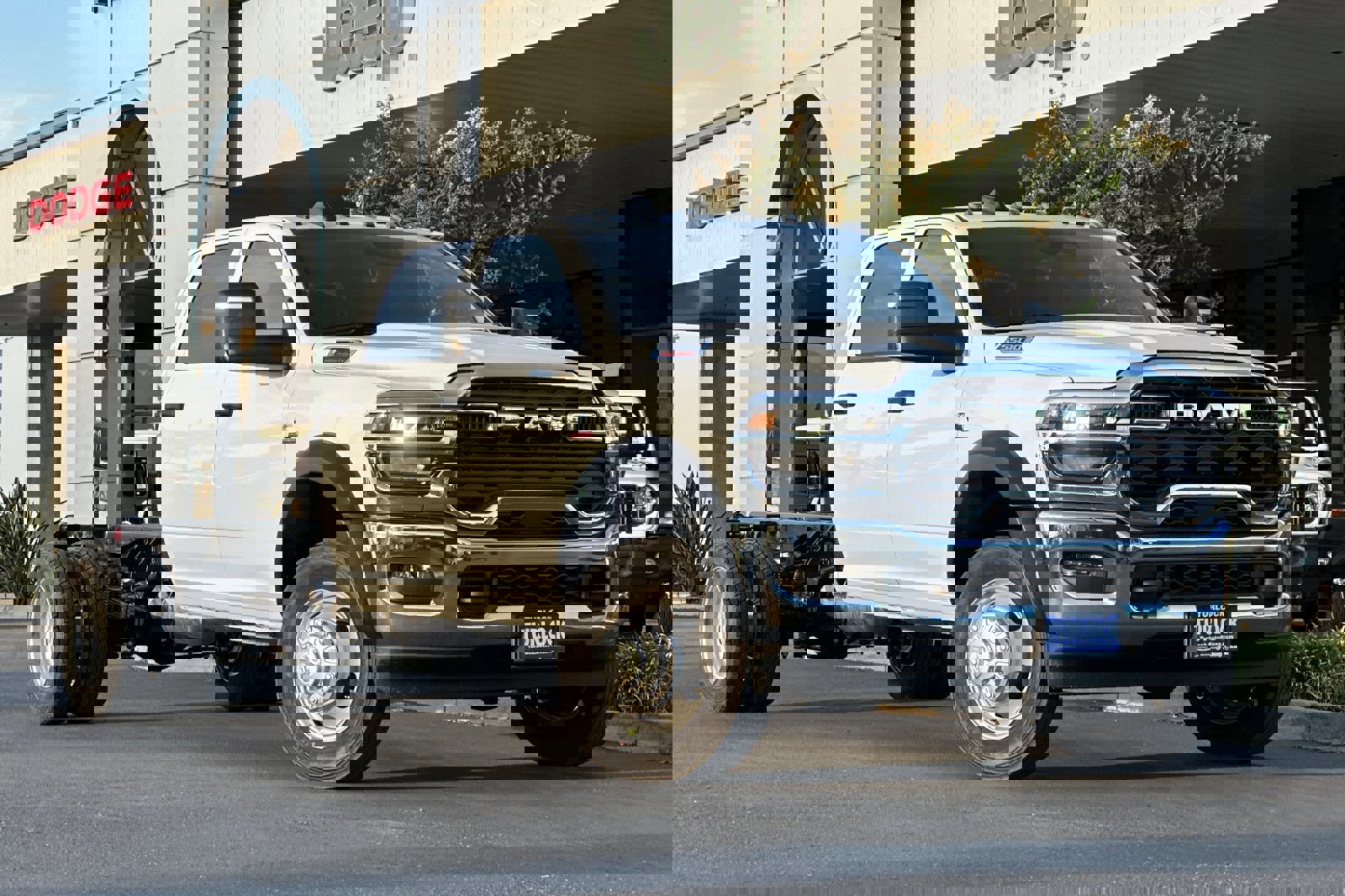 New 2026 RAM 5500 Tradesman w/ Chrome Appearance Group image 2