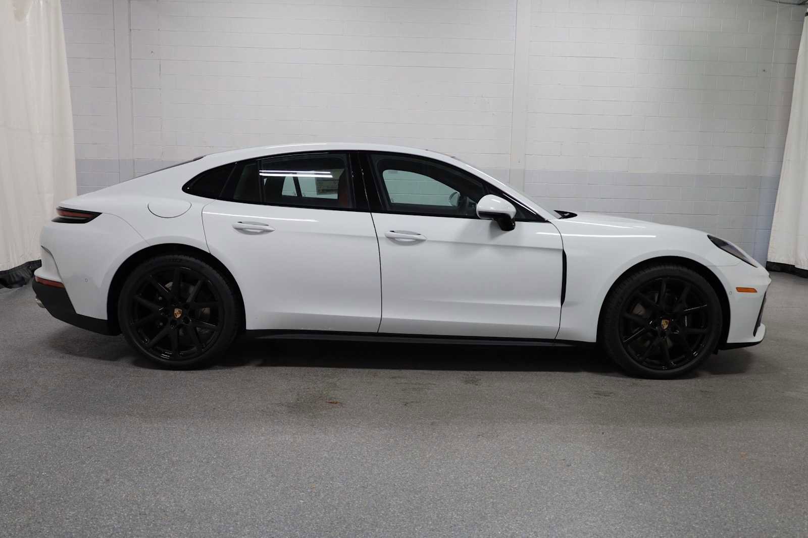 New 2026 Porsche Panamera 4 image 10