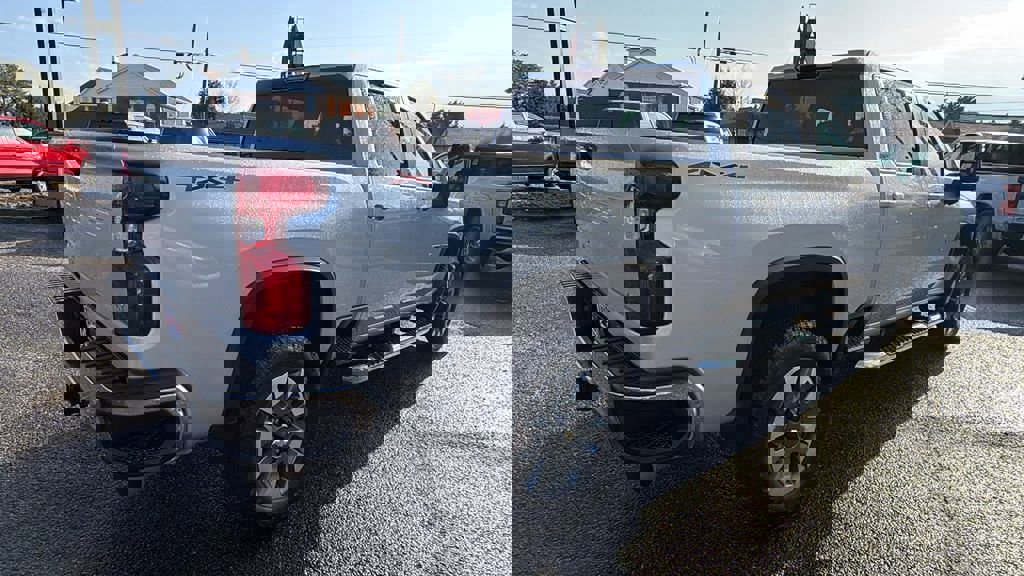 Certified 2022 Chevrolet Silverado 2500 LT w/ Convenience Package image 5