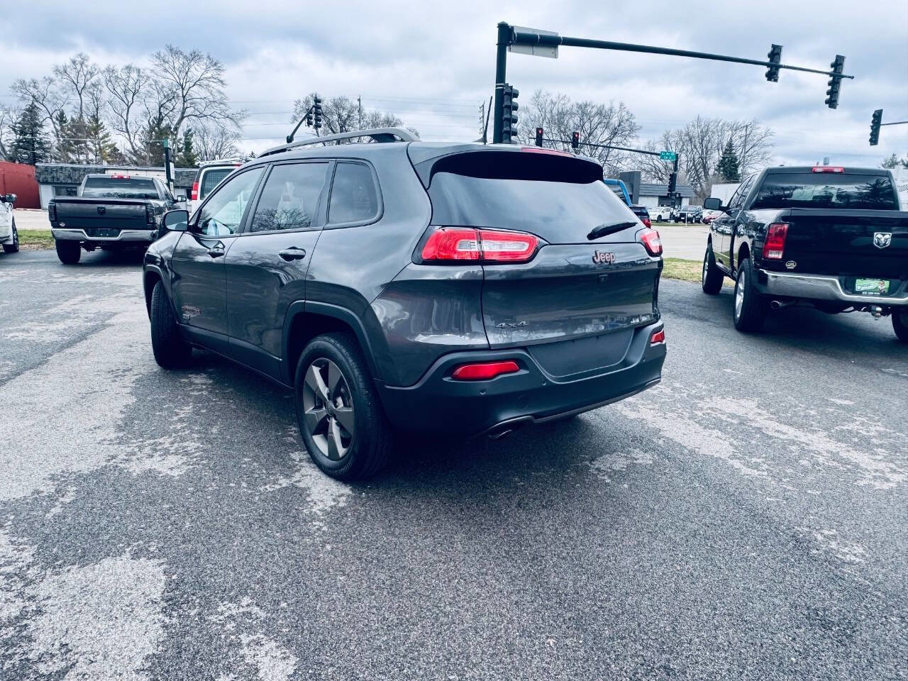 Used 2016 Jeep Cherokee 75th Anniversary image 5