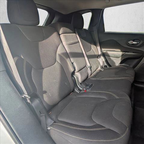 Used 2017 Jeep Cherokee Latitude w/ Comfort & Sound Group image 18