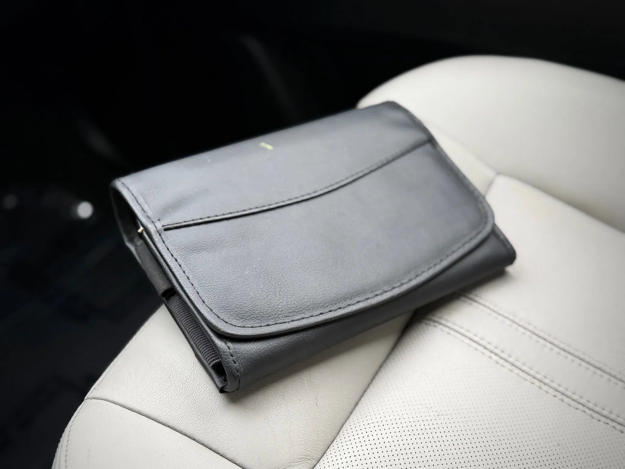 Used 2013 Cadillac SRX Luxury image 16