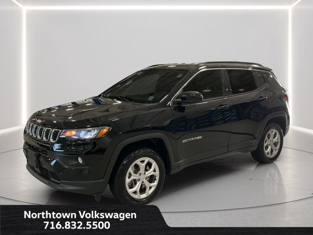 Used 2024 Jeep Compass Latitude AWD/4WD image 1