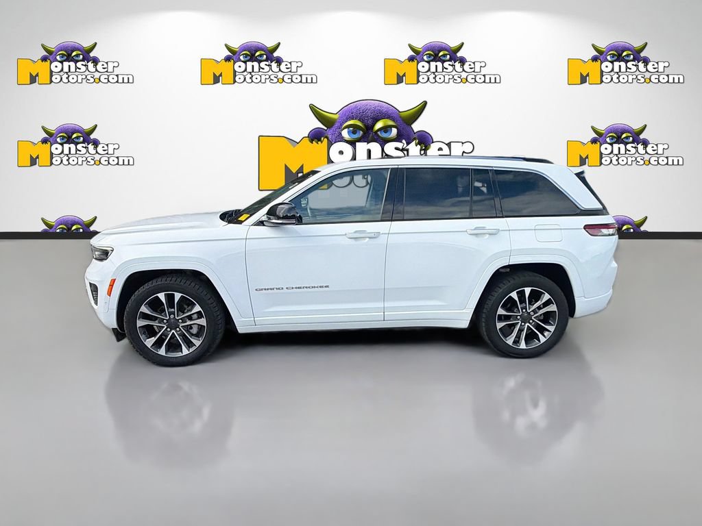 Used 2022 Jeep Grand Cherokee Overland w/ Luxury Tech Group IV AWD/4WD image 8