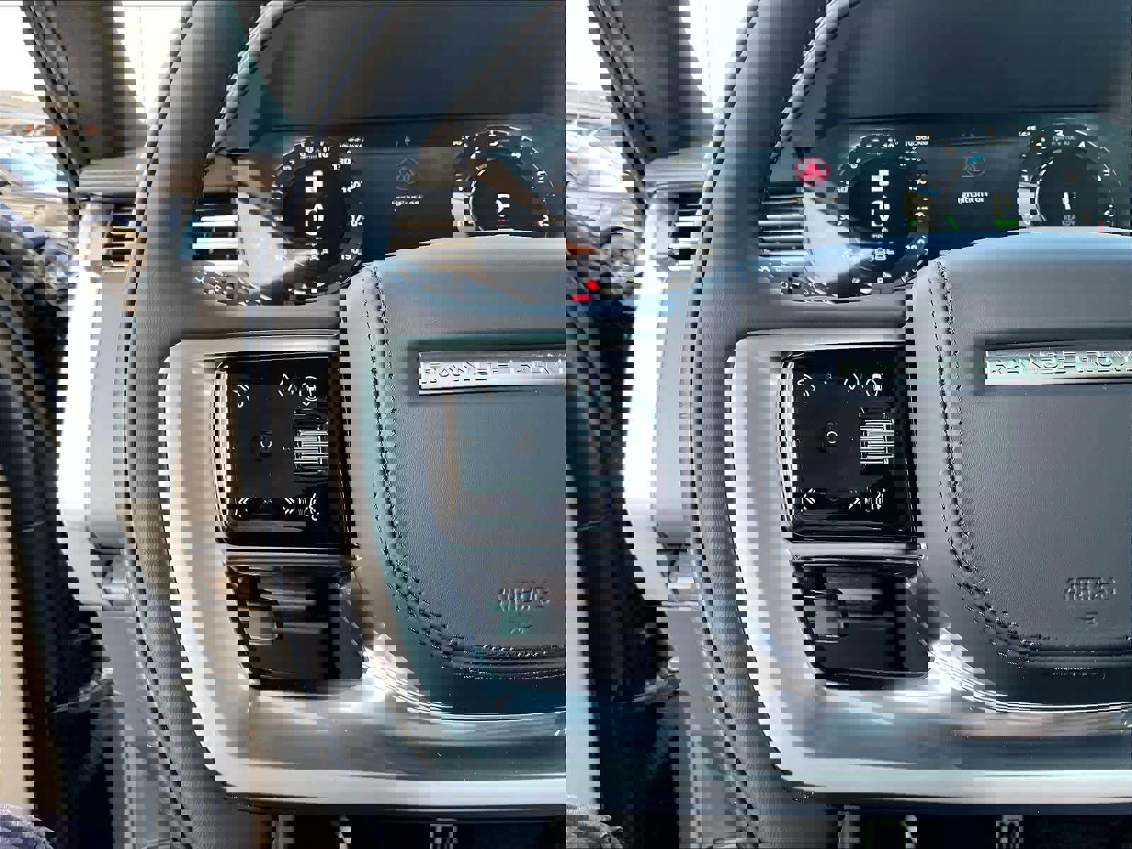 New 2025 Land Rover Range Rover SE image 17