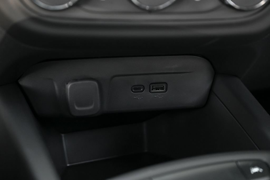 New 2026 Chevrolet Trax RS FWD image 25