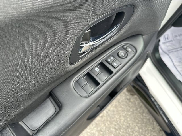 Used 2021 Honda HR-V Sport image 17