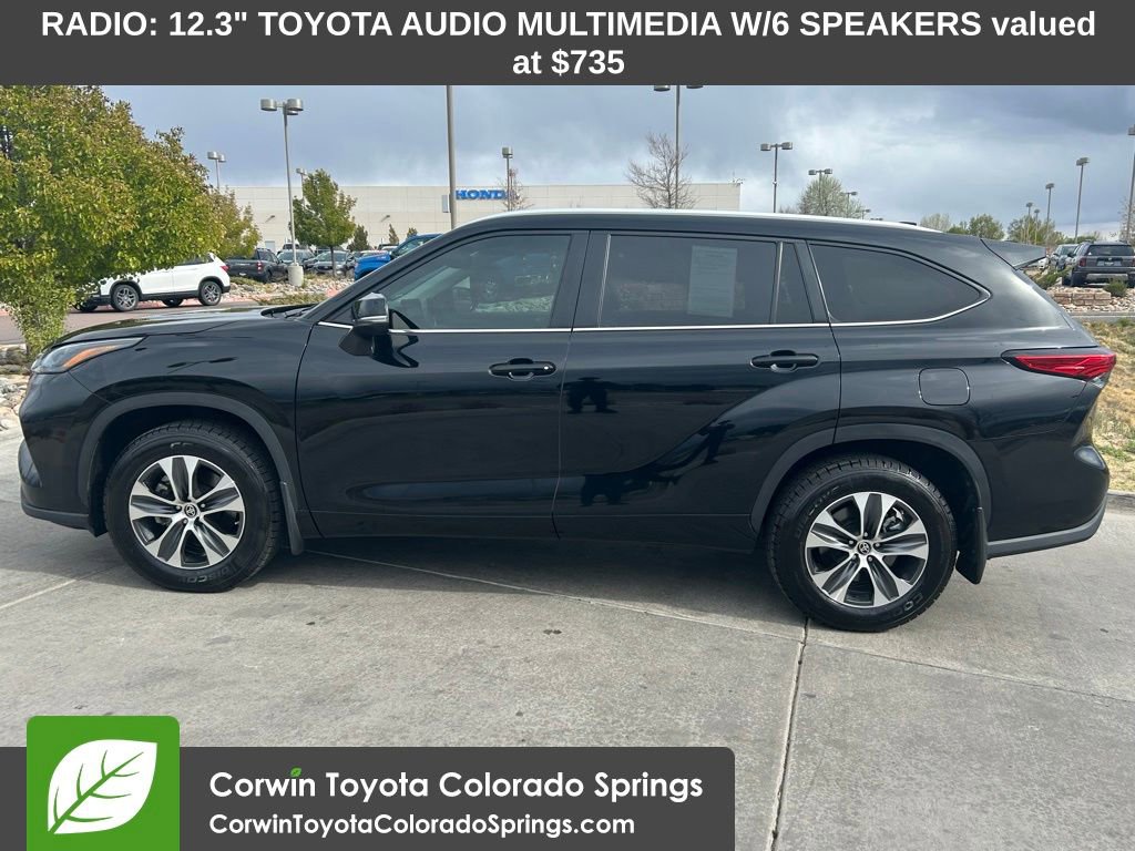 Used 2023 Toyota Highlander XLE AWD/4WD image 4