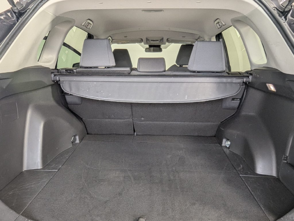 Used 2025 Toyota RAV4 XLE FWD image 25