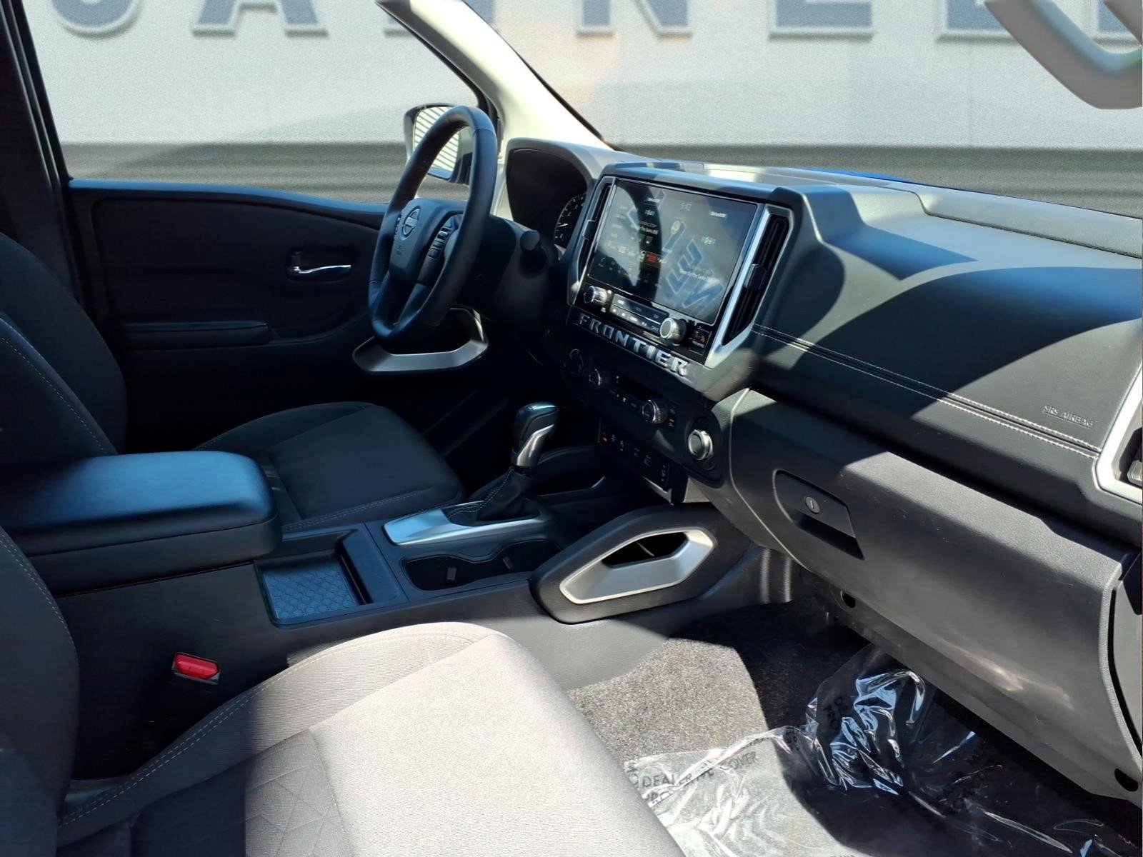 Used 2025 Nissan Frontier SV w/ SV Convenience Package image 12