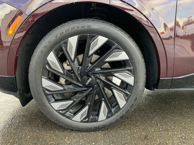 Certified 2024 Lincoln Nautilus Reserve w/ Jet Appearance Package (87T) AWD/4WD image 12