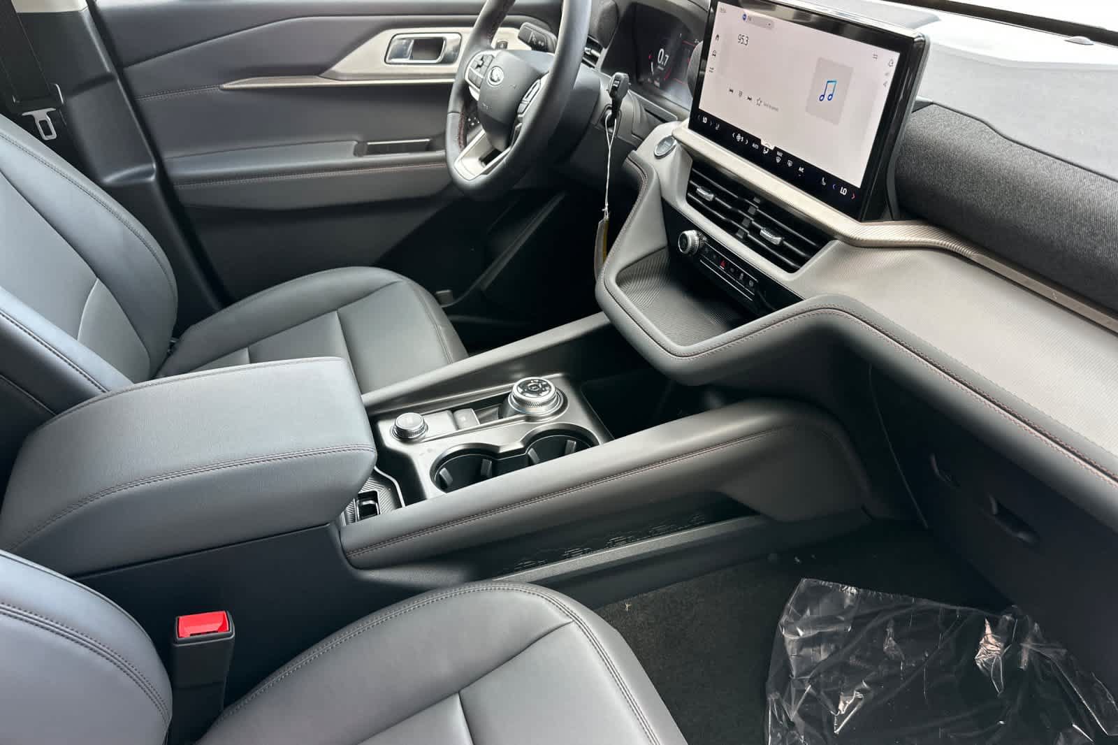 New 2026 Ford Explorer Active w/ Active Comfort Package RWD image 18