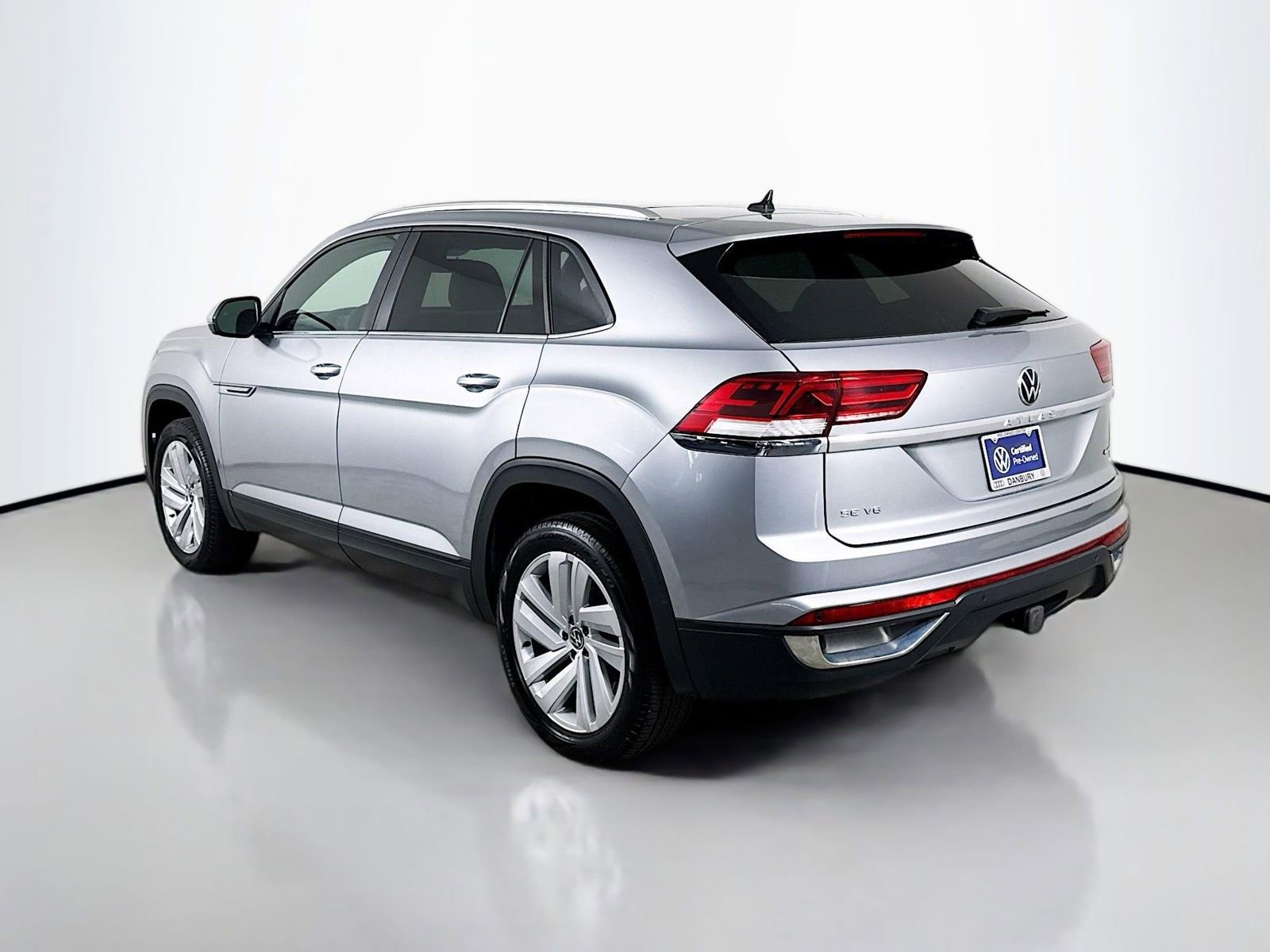Certified 2023 Volkswagen Atlas Cross Sport SE w/ Panoramic Sunroof Package AWD/4WD image 3