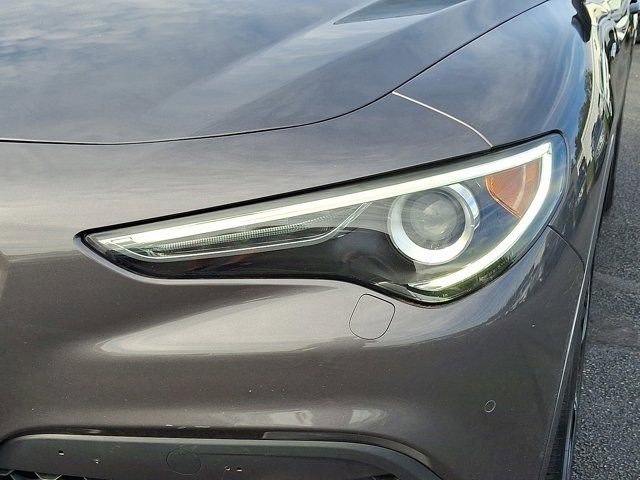 Used 2022 Alfa Romeo Stelvio Veloce AWD/4WD image 12