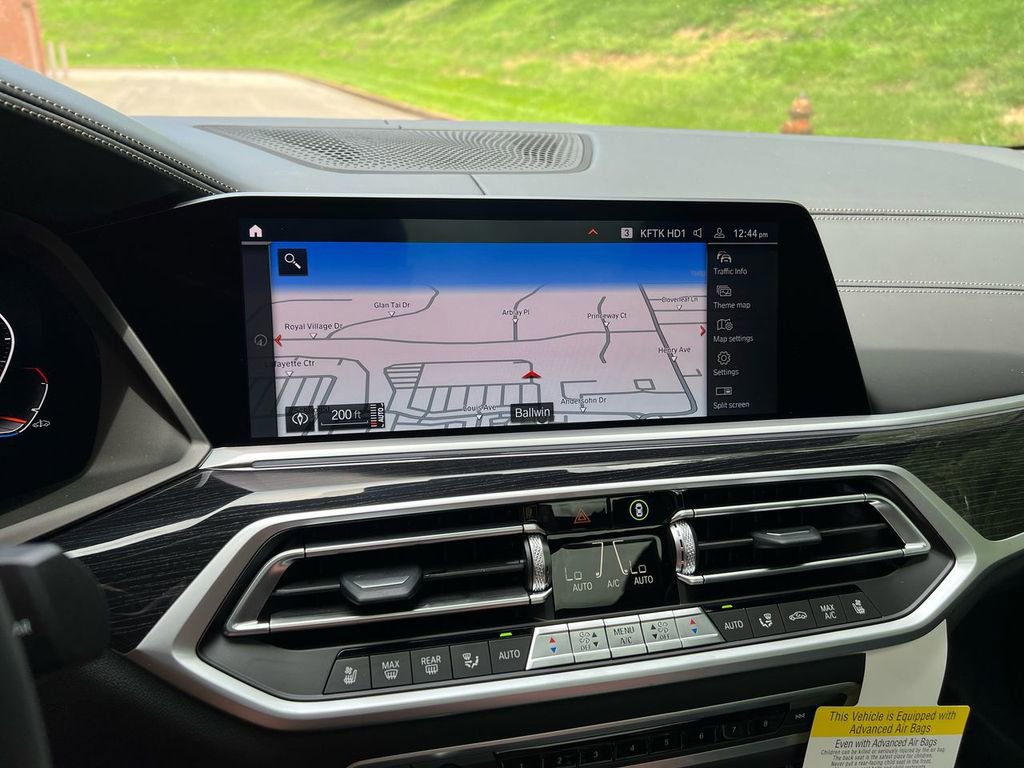 Used 2022 BMW X7 M50i image 42